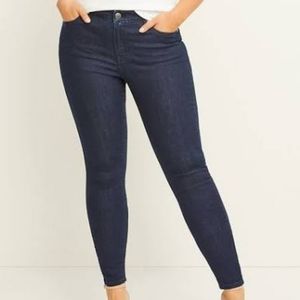Mid-rise super stretch skinny jeans